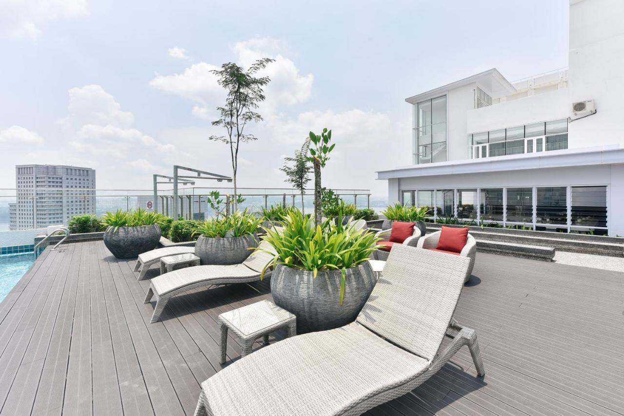 Suasana Private Suites By Subhome Джохор Бахру Екстериор снимка
